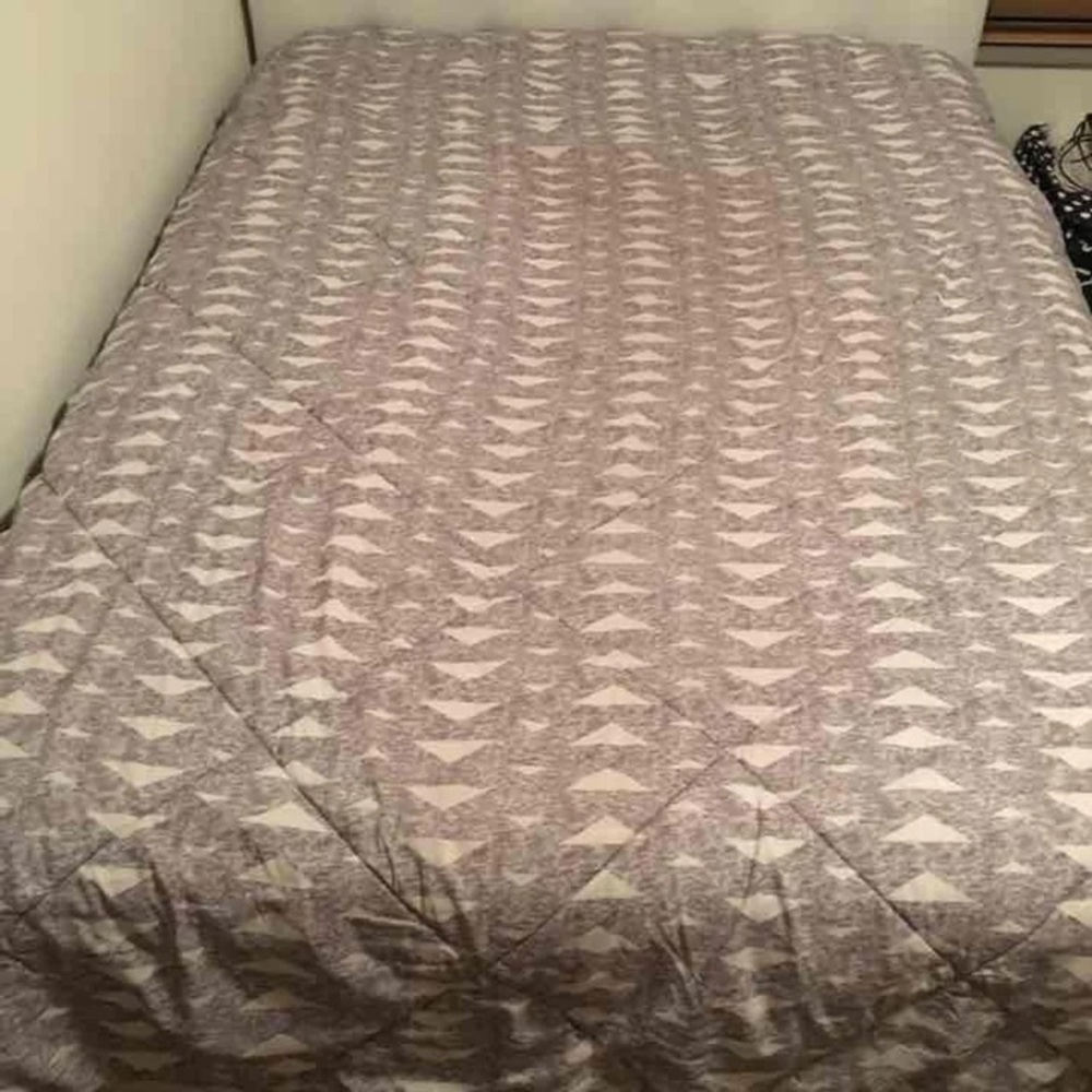Victoria’s Secret pink reversible comforter - Picture 2 of 2